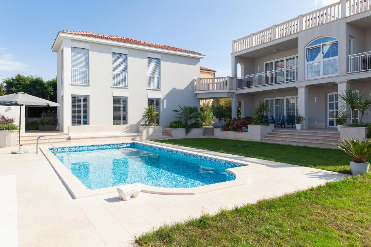 מאלינסקה Luxury Apartments Vila Carissa מראה חיצוני תמונה