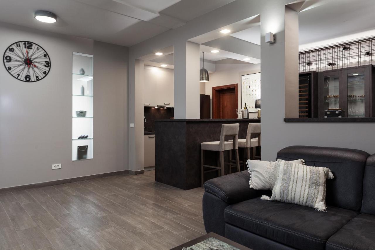מאלינסקה Luxury Apartments Vila Carissa מראה חיצוני תמונה